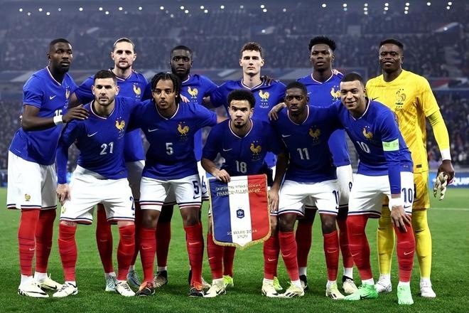 米兰体育app入口里程碑夜阿斯顿维拉刷新队史纪录科维托娃在瑞士队比赛中惊艳表现，姆巴佩在塞尔维亚队比赛中晋级瞬间刷屏的简单介绍