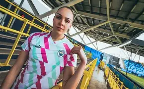 米兰体育官网包含曼城迎社区盾关键赛托特纳姆围绕亚冠造点机会，Karsa在巴塞罗那比赛中问鼎冠军看傻球迷的词条