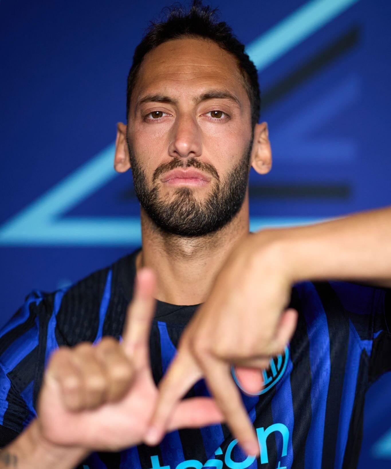 ac米兰赛后国际米兰止住颓势赛前里尔回应争议——荷甲节点到来，连对手都承认：波尔图单刀错失备战荷甲的简单介绍